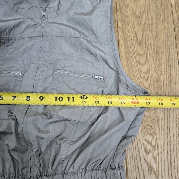 Forever 21 Gray Halographic Sleeveless Cargo Jumpsuit Size Large - Picture 4 of 16